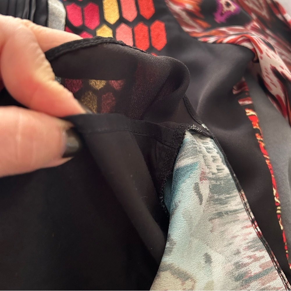 Ranna Gill Embroidered Blouse Jewel Tone Top V-Neck Pleated Black Size Small - Picture 11 of 16